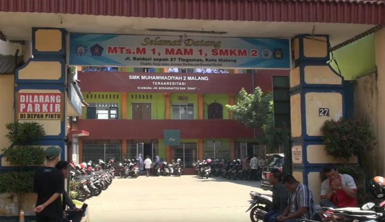 title Tangis Wali Kota Malang Pecah saat Temui 10 Siswa SMK Korban Penamparan Motivator Tangis Wali Kota Malang Pecah saat Temui 10 Siswa SMK Korban Penamparan Motivator