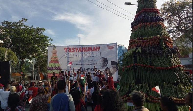 Jokowi-Ma'ruf Amin Dilantik, Relawan di Surabaya Sajikan Tumpeng Raksasa