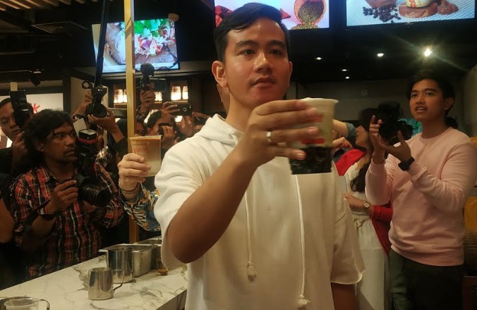 Bisnis Kuliner Dapat Kucuran Dana Rp28 Miliar, Gibran: Ini Hadiah untuk Kaesang