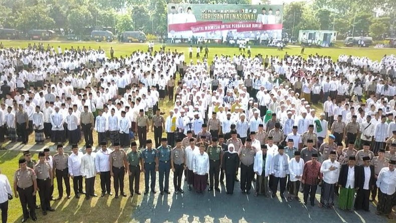title Hari Santri 2019, Kapolda Jatim Berharap Santri Terus Jadi Manusia Unggul Hari Santri 2019, Kapolda Jatim Berharap Santri Terus Jadi Manusia Unggul