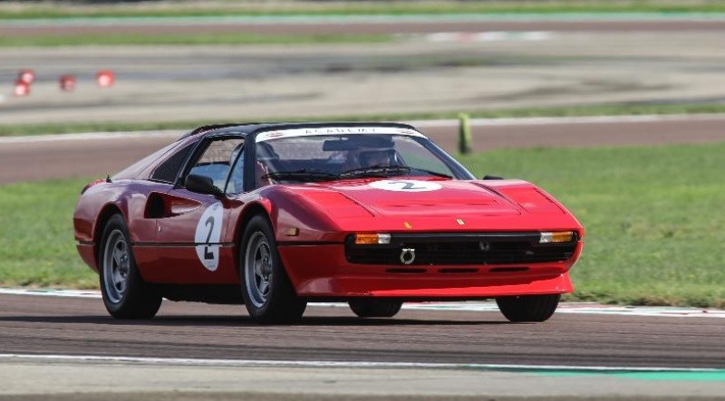 Ferrari Beri Kesempatan Masyarakat Jajal Mobil Klasik di Sirkuit Maranello