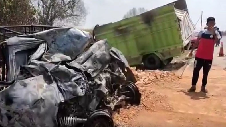 title Kecelakaan Maut Pikap Granmax Tabrak Truk di Lampung Tengah, 6 Orang Tewas dan 5 Luka Berat Kecelakaan Maut Pikap Granmax Tabrak Truk di Lampung Tengah, 6 Orang Tewas dan 5 Luka Berat
