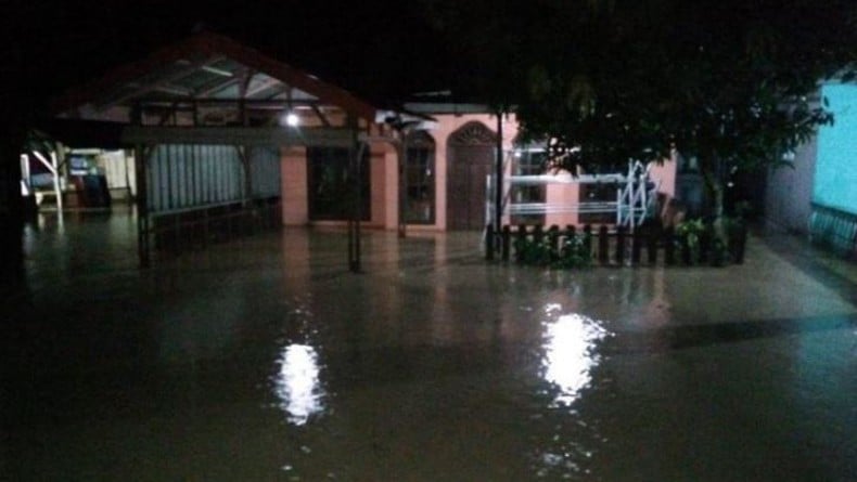 Hujan Deras, Banjir Landa Sejumlah Desa di Mandailing Natal
