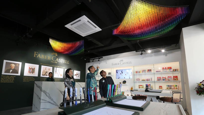 Warna-warni Galeri Art Centre Faber Castell di Surabaya - Bagian 2