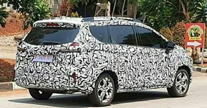 Calon Lsuv Mitsubishi Tertangkap Kamera Lalu Lalang Di Jalan Raya
