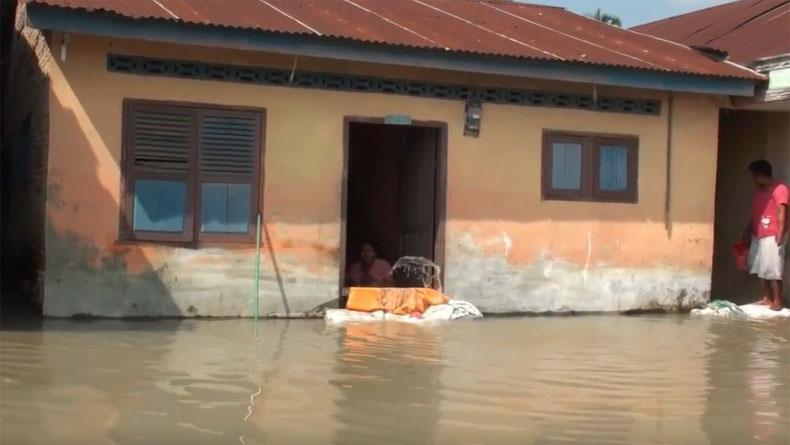 title Banjir-Longsor Terjang Batubara dan Langkat akibat Hujan Deras, Warga Mengungsi Banjir-Longsor Terjang Batubara dan Langkat akibat Hujan Deras, Warga Mengungsi