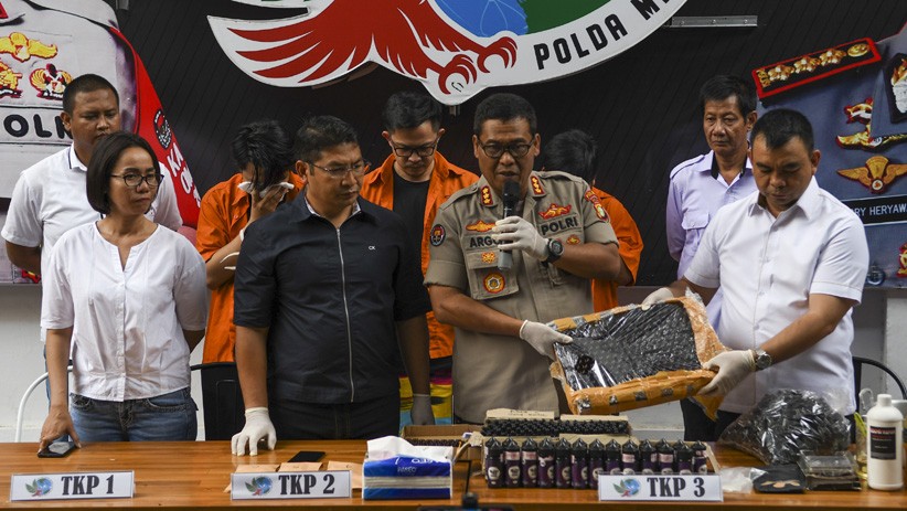 Penampakan Cairan Vape Mengandung Tembakau Gorila Disita Polisi - Bagian 2