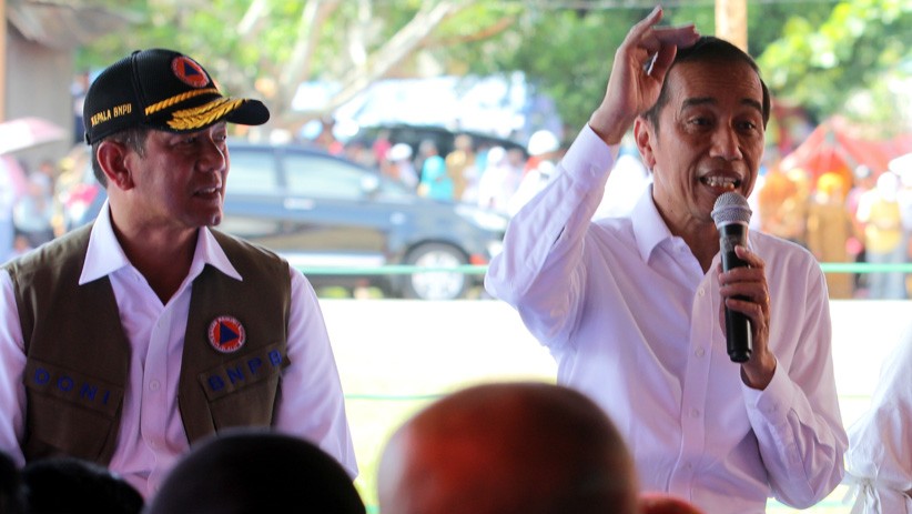 Presiden Jokowi Kunjungi Korban Gempa Ambon di Rumah Sakit Darurat - Bagian 2