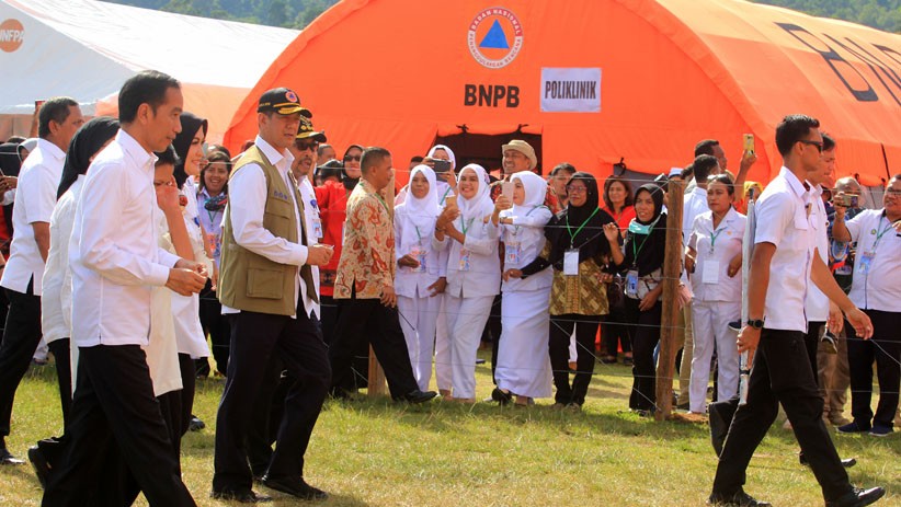 Presiden Jokowi Kunjungi Korban Gempa Ambon di Rumah Sakit Darurat - Bagian 1