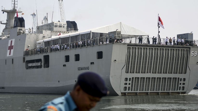 Setahun Lion Air JT610 Jatuh, Keluarga Korban Tabur Bunga di Perairan Karawang - Bagian 4