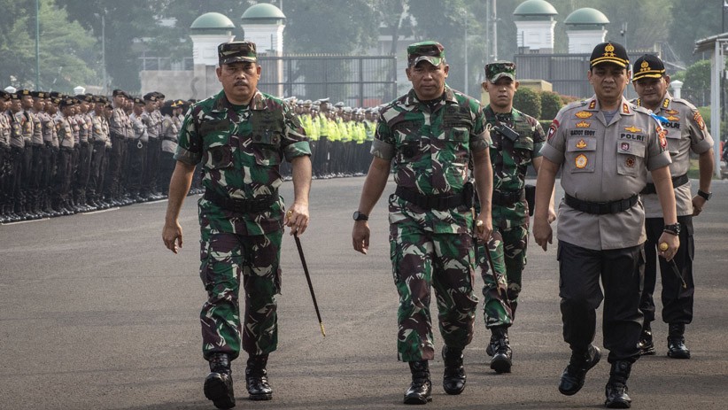 Tutup Rangkaian Pengamanan Pemilu 2019, TNI-Polri Gelar Apel Mantap Brata - Bagian 1