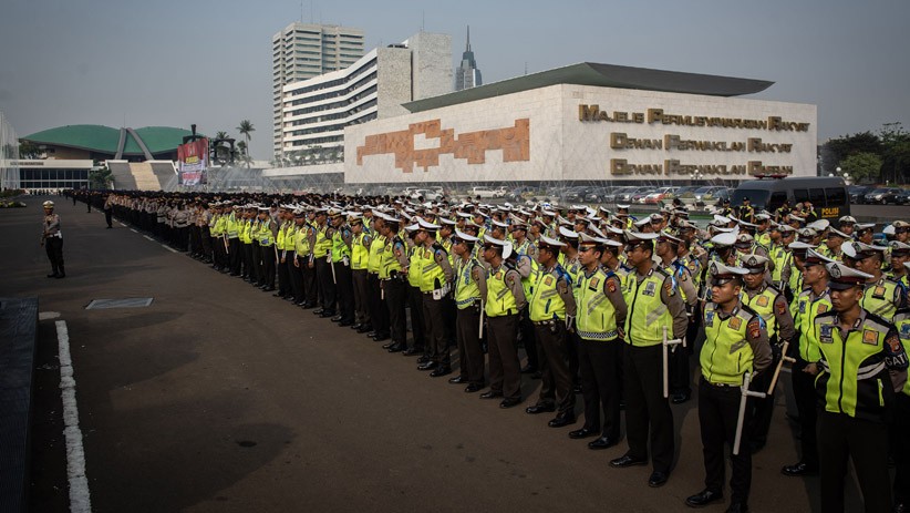 Tutup Rangkaian Pengamanan Pemilu 2019, TNI-Polri Gelar Apel Mantap Brata - Bagian 3