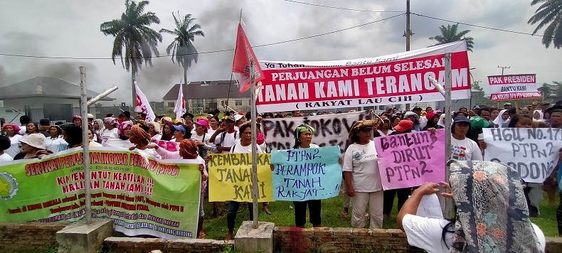 title Tolak Pembangunan Perumahan, Ratusan Warga di Deliserdang Kepung PTPN II Tolak Pembangunan Perumahan, Ratusan Warga di Deliserdang Kepung PTPN II