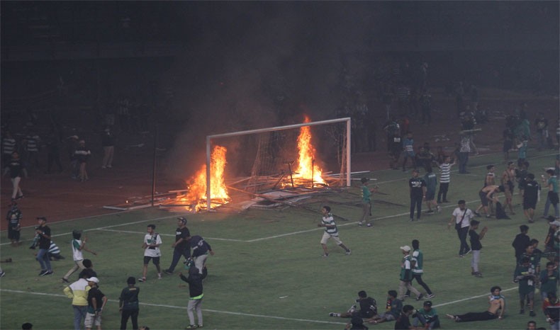 Stadion GBT Dirusak, Khofifah: Malu Rek, Indonesia Mau Jadi Tuan Rumah Piala Dunia U-20