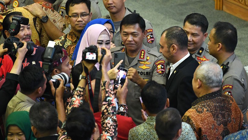 DPR Tetapkan Idham Azis sebagai Kapolri - Bagian 2