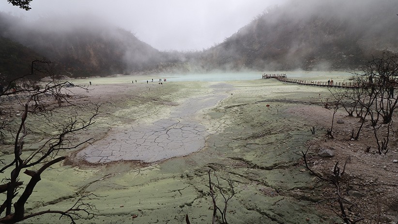 Pascakebakaran Hutan, Kawah Putih Ciwidey Kembali Diramaikan Wisatawan - Bagian 2