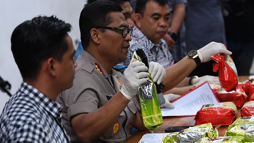 Polda Metro Jaya Ungkap Penyelundupan 21 Kg Sabu Jaringan Malaysia - Bagian 3