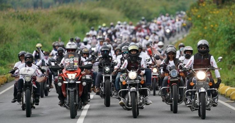 Selain Touring, Ribuan Bikers Sumatera Gelar Aksi Tanam Pohon