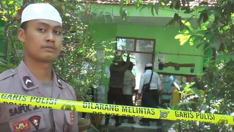 Atap SDN Gentong di Pasuruan Ambruk, Polda Jatim Kirim Tim Labfor Cek Konstruksi Bangunan