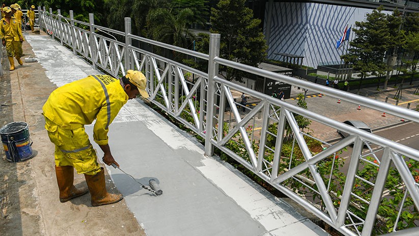 Penampakan JPO Tidak Beratap di Jalan Jenderal Sudirman - Bagian 2