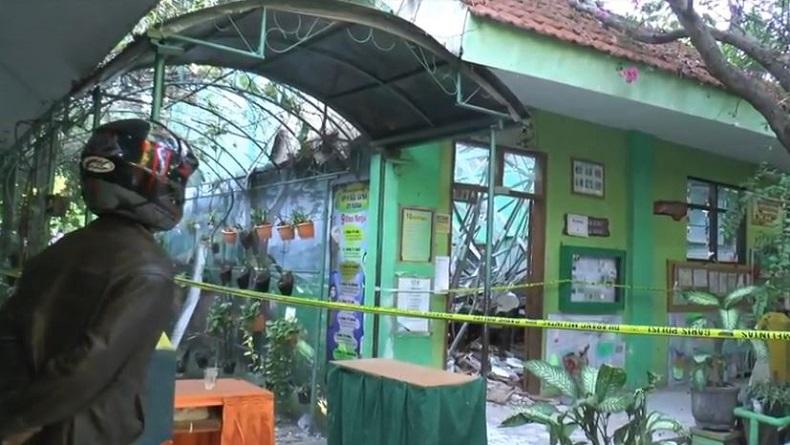 SDN Gentong Pasuruan Diliburkan Pascaatap Kelas Ambruk, Banyak Murid Masih Trauma
