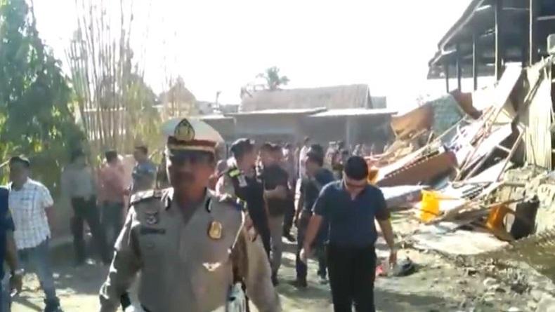 Keluarga Korban Pembunuhan di Jeneponto Mengamuk, Massa Rusak Rumah Pelaku