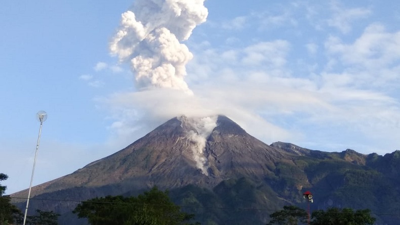 Gunung Meletus Di Indonesia Newstempo 5029