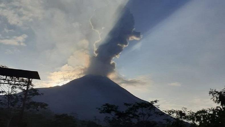 Erupsi Gunung Merapi, BPBD Sebut Terjadi 2 Kali Letusan Selama 20 Menit