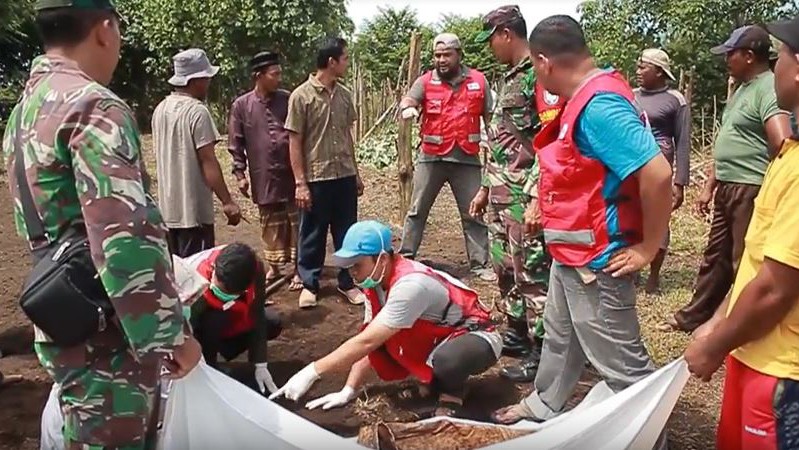 Heboh! Warga Temukan Kerangka Manusia Berkaus PDIP dalam Kantong Mayat di Aceh Barat