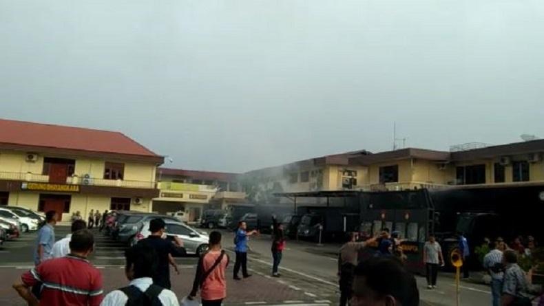 Ledakan Diduga Bom Bunuh Diri Guncang Polrestabes Medan