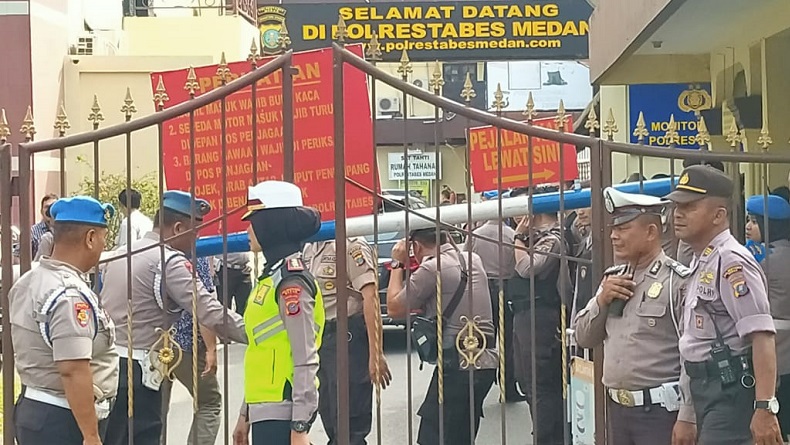 Bom Bunuh Diri di Polrestabes Medan, Terduga Pelaku Pakai Atribut Ojek Online