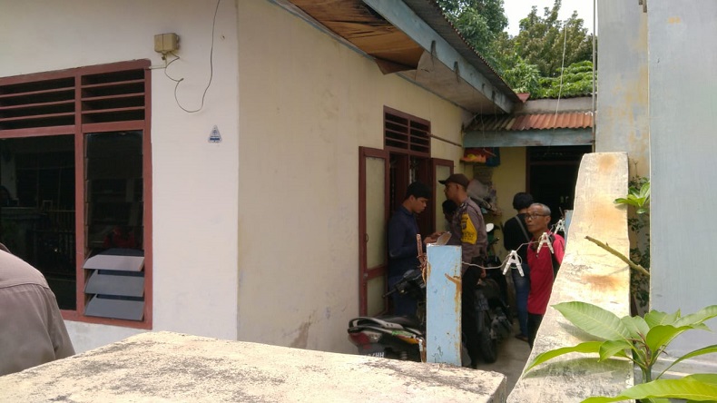 Densus 88 Geledah Rumah Terduga Pelaku Bom Bunuh Diri di Mapolrestabes Medan 
