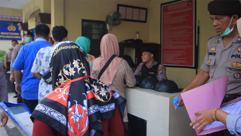 Pascaledakan Bom Bunuh Diri, Layanan Mapolrestabes Medan Kembali Dibuka - Bagian 5