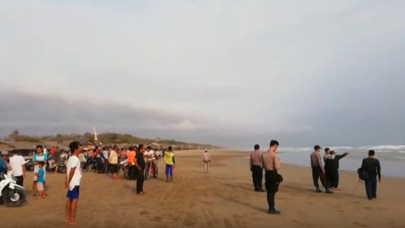 2 Wisatawan Lokal Hilang Tenggelam Terseret Arus di Pantai Bagedur Lebak Banten