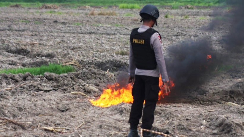 Densus 88 Jinakkan 2 Bom Milik Terduga Pelaku Teror Mapolrestabes Medan - Bagian 2