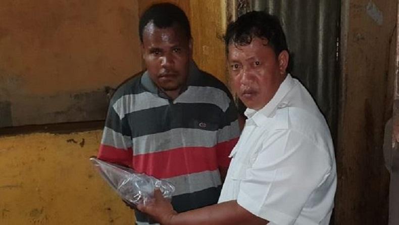 Gara-Gara Tak Memberikan Rokok, Anggota TNI AD Ditusuk Orang Diduga Mengidap Gangguan Jiwa