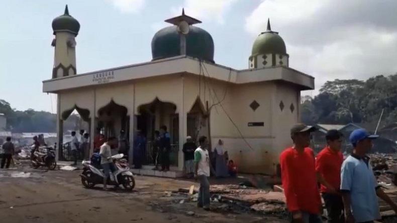 Kebakaran Pulau Sebuku Kotabaru, Warga Mulai Terima Bantuan Kebutuhan Pokok