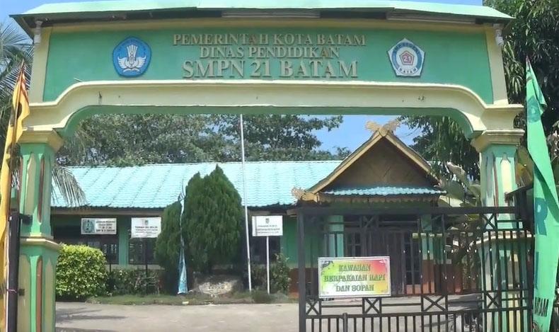Tolak Hormat Bendera dan Nyanyi Indonesia Raya, 2 Siswa SMP di Batam Dikeluarkan