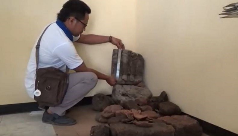 Roda Traktor Bengkok saat Bajak Sawah, Petani di Ponorogo Temukan Potongan Arca