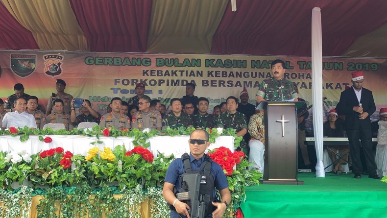 title Panglima TNI dan Kapolri Hadiri KKR Natal di Wamena, Warga Diajak Sebar Kebaikan dan Kasih Panglima TNI dan Kapolri Hadiri KKR Natal di Wamena, Warga Diajak Sebar Kebaikan dan Kasih
