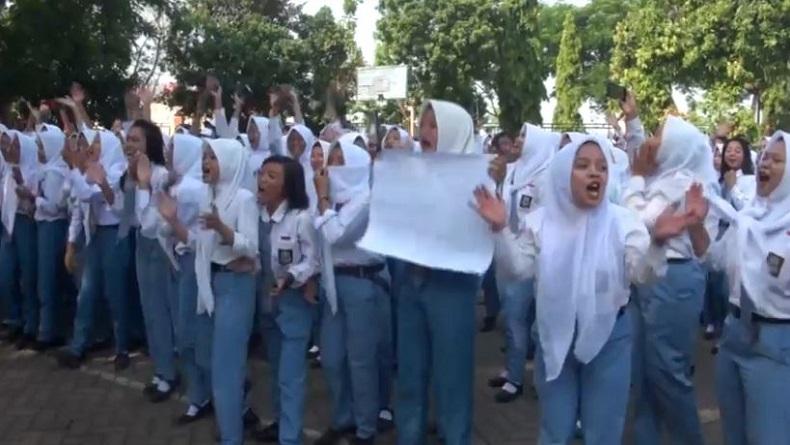 Ratusan Siswa SMKN I Trowulan Mojokerto Demo di Hari Pertama Ujian, Desak Kepala Sekolah Mundur