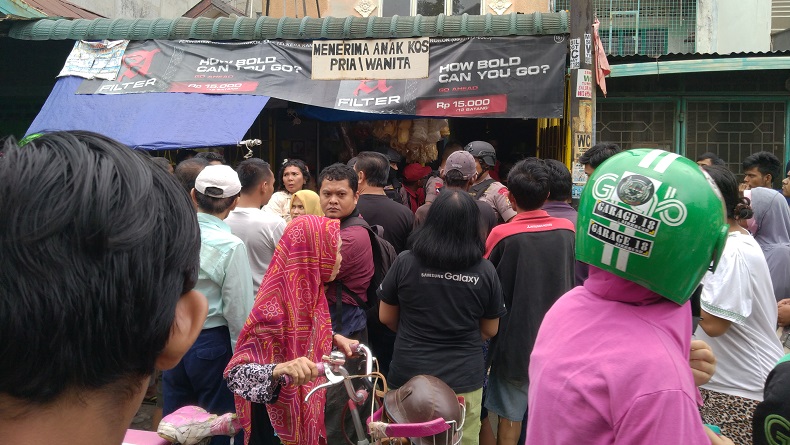 Warga Petisah Dihebohkan Penemuan Mayat Perempuan di Kamar Kos dengan Luka Tusuk di Leher