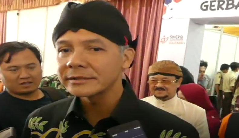 title Siswi SMA di Sragen Diteror karena Tak Pakai Jilbab, Begini Respons Ganjar Pranowo Siswi SMA di Sragen Diteror karena Tak Pakai Jilbab, Begini Respons Ganjar Pranowo
