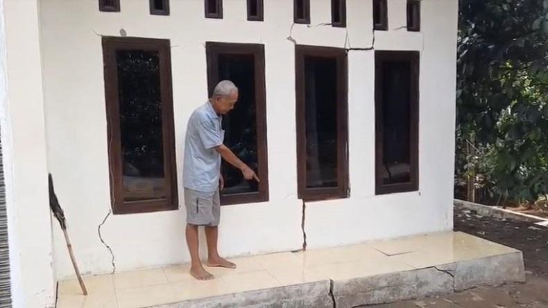 Ratusan Rumah Rusak akibat Pergerakan Tanah di Tasikmalaya, Dinding dan Lantai Retak-Retak