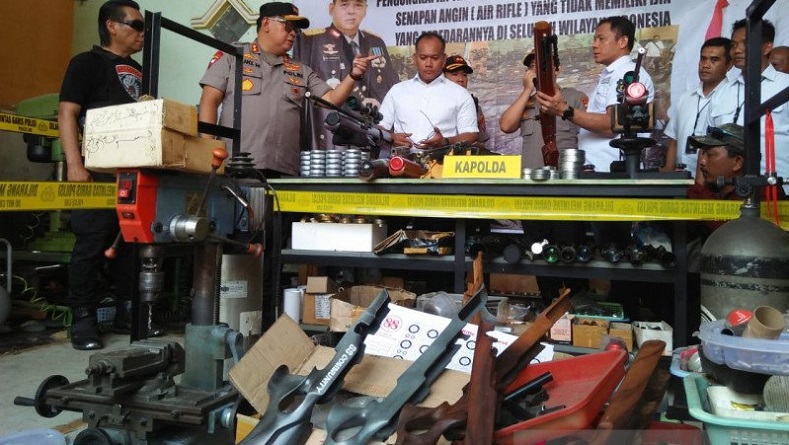 Polisi Gerebek Industri Rumahan Senjata Ilegal di Lumajang, 40 Pucuk Senjata Disita