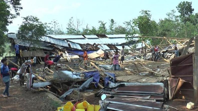 Puting Beliung Rusak 43 Rumah Warga Kendal, Ratusan Ekor Ayam Mati