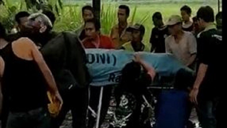 Hujan Angin Landa Kediri, 1 Pria Tewas dan 3 Mobil Tertimpa Pohon Tumbang