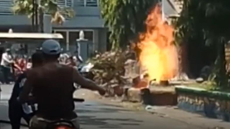 Diduga Bocor, Pipa Jaringan Gas Bumi PGN di Probolinggo Terbakar