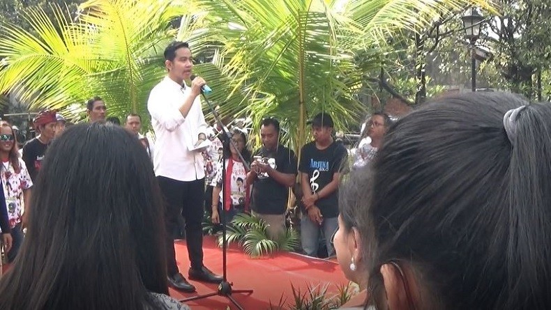 Begini Pidato Politik Pertama Gibran sebelum Berangkat ke DPD PDIP Jateng