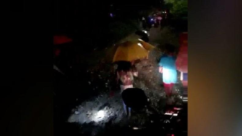 Bupati Sigi Tinjau Desa yang Diterjang Banjir Bandang, Warga Dievakuasi ke Pengungsian